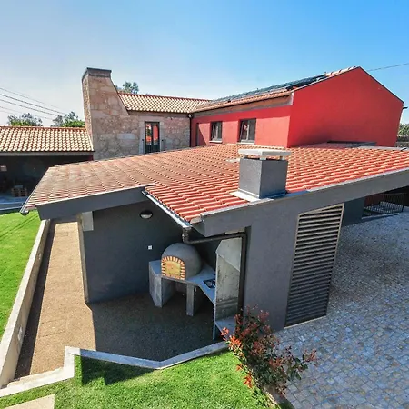 Mit Viel Platz Und Pool In Cova Gemeses